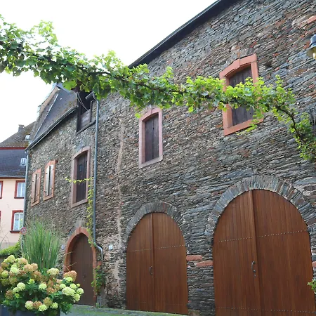 Haus Am Stadtturm Трабен-Трарбах